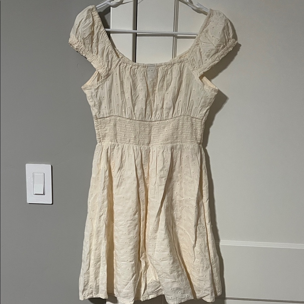 Old Navy Cream Dress - Picture 4 of 4